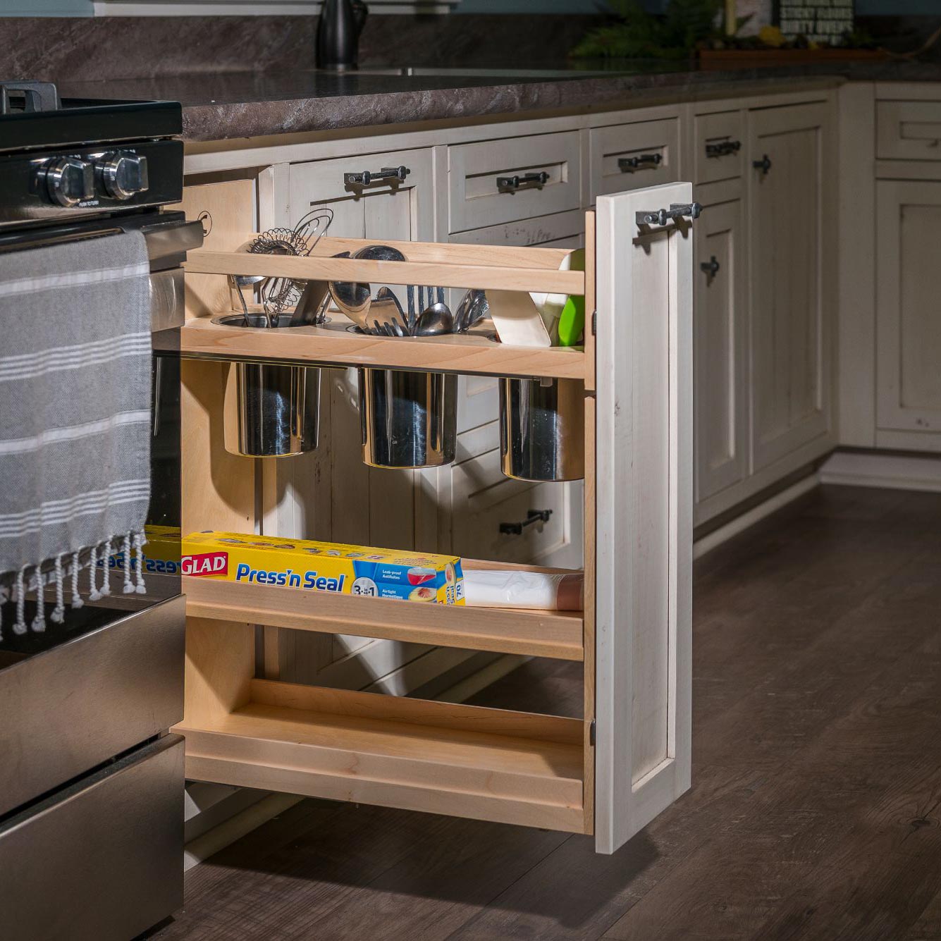 Kitchen drawer pullout